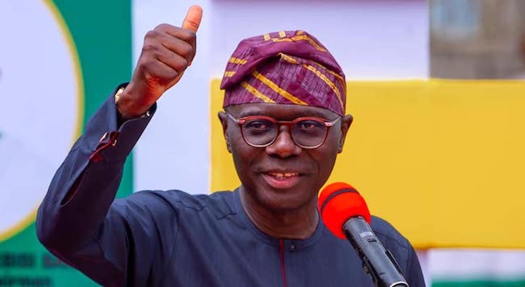 Governor Sanwo-Olu presents official cars to level 17 officers to boost service delivery 
